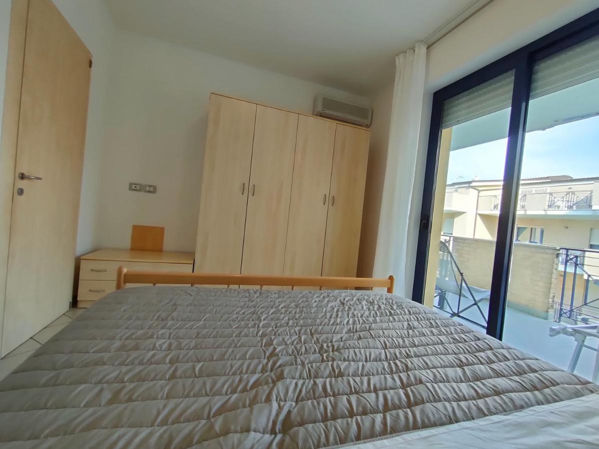 Appartamento Con Piscina Green Bay Village Pineto Eksteriør bilde